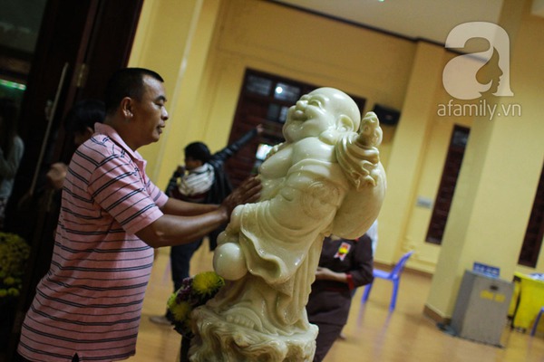 Người dân Hà Nội - Sài Gòn nô nức đi lễ chùa ngày đầu năm 22 Người dân Hà Nội - Sài Gòn nô nức đi lễ chùa ngày đầu năm 22